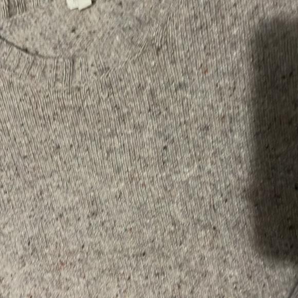 JCREW women’s light tan specked sweater with wide bottom and three buttons - Picture 3 of 6